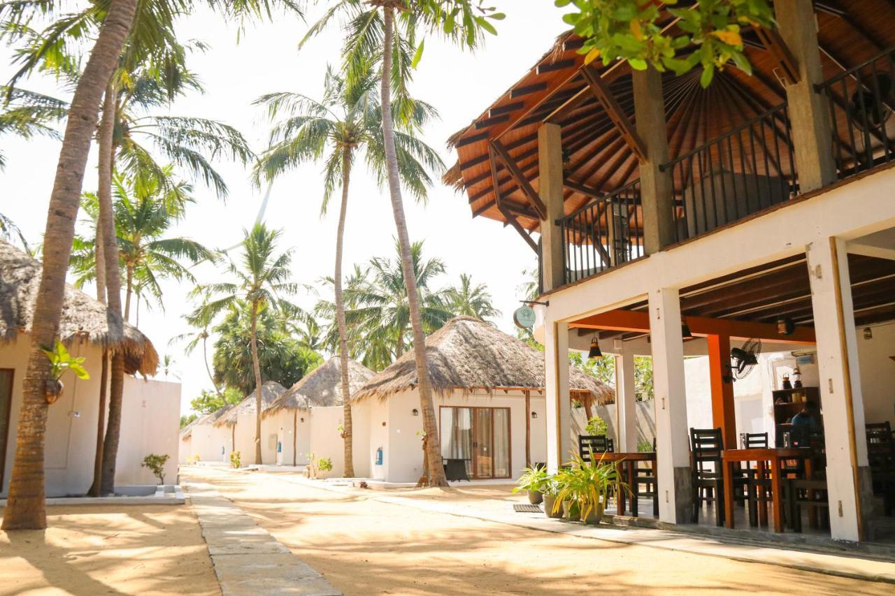 The Blue Lagoon Resort Kalpitiya Eksteriør bilde